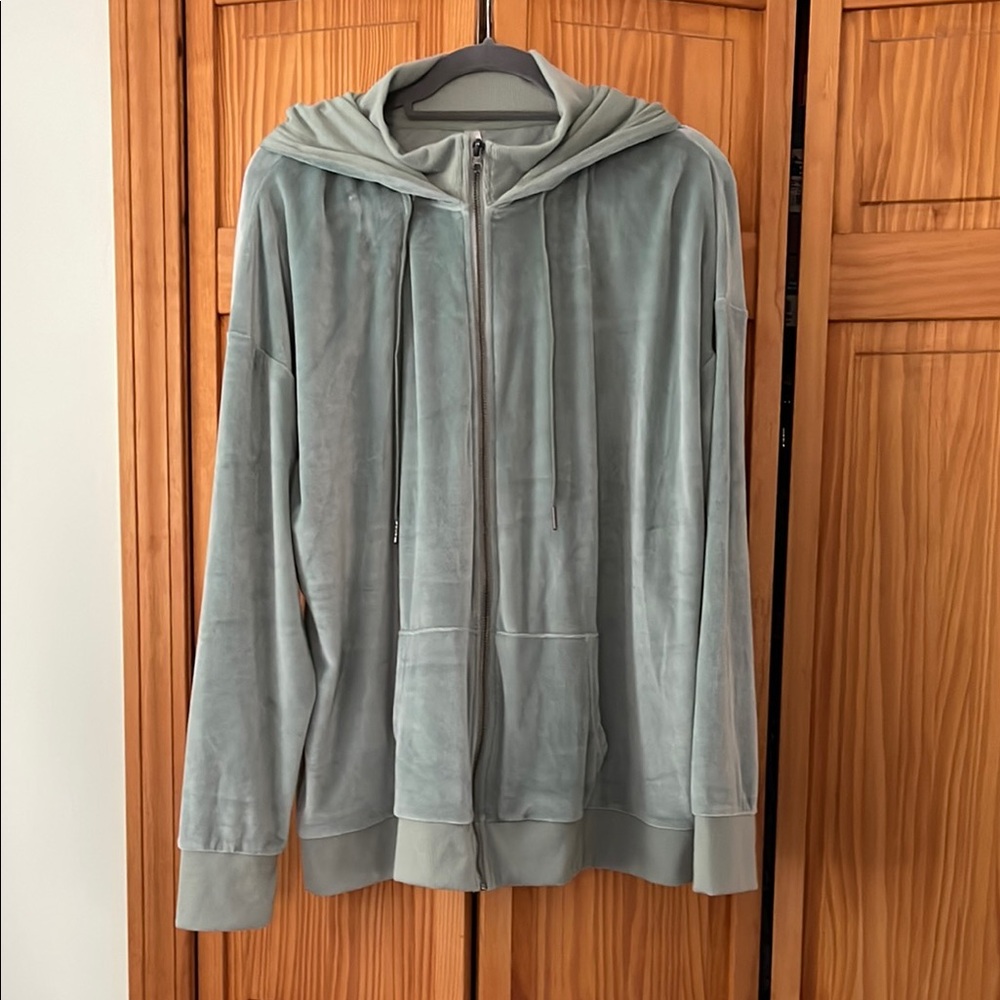 Cozy collection Bethany velour hoodie